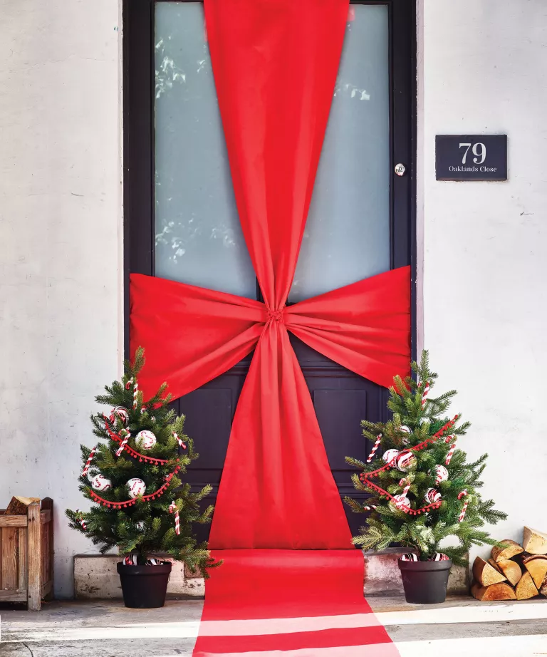 puertas decoradas de navidad con lazos